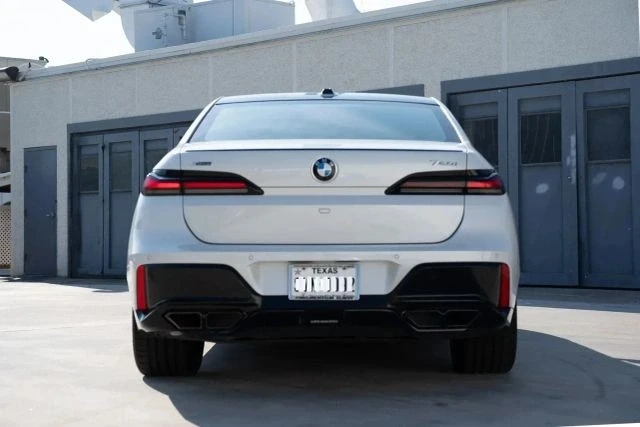 2023 BMW G70 7 Series - Image 4 of 21