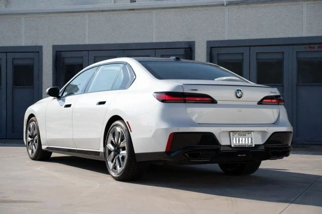 2023 BMW G70 7 Series - Image 5 of 21