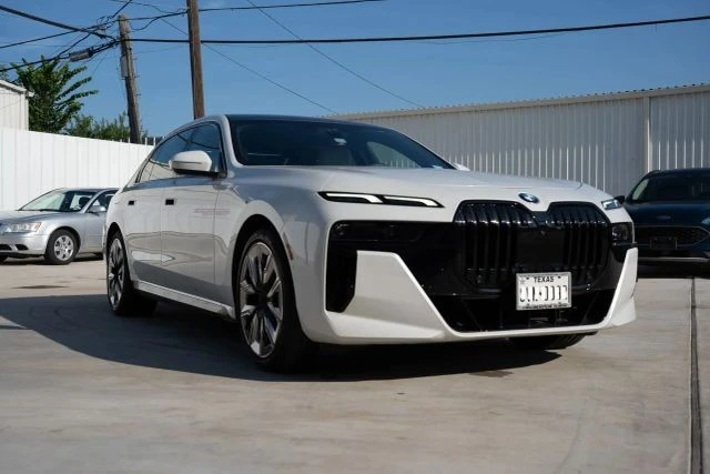 2023 BMW G70 7 Series - Image 2 of 21