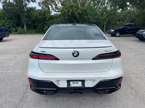 2023 BMW G70 7 Series - Image 3 of 10