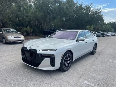 2023 BMW G70 7 Series - Image 5 of 10