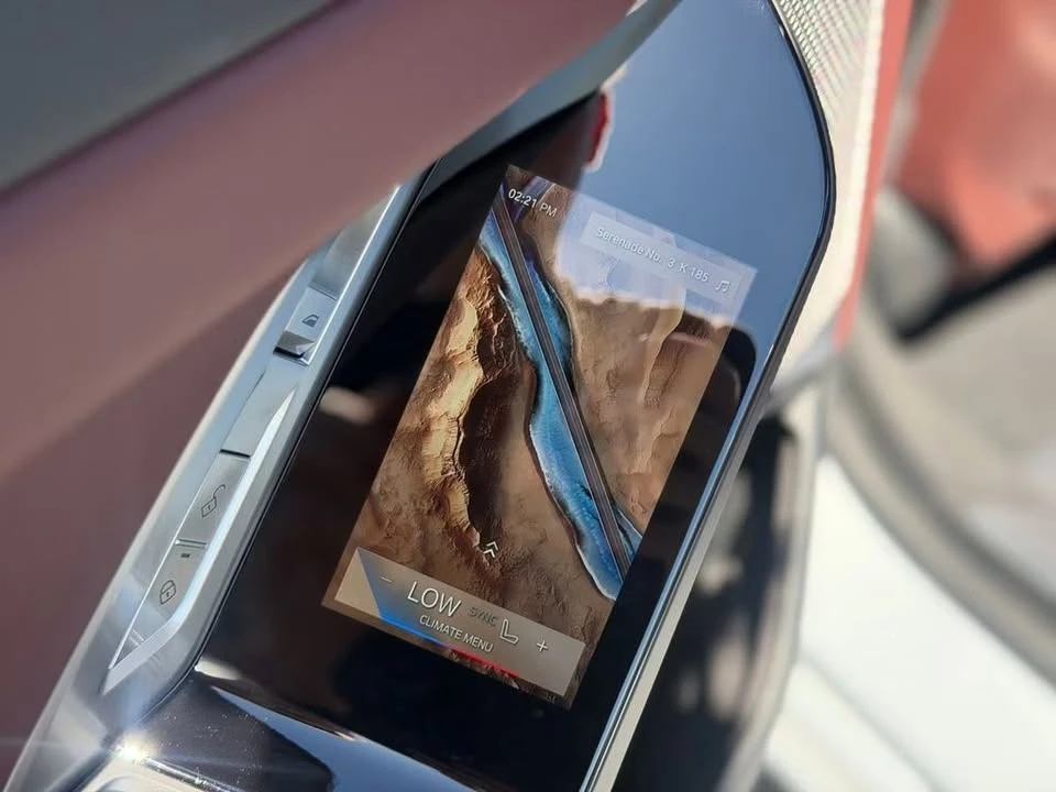 2023 BMW G70 7 Series - Image 15 of 17
