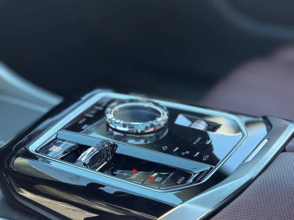 2023 BMW G70 7 Series - Image 12 of 17