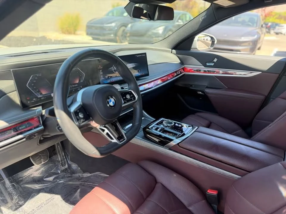 2023 BMW G70 7 Series - Image 8 of 17