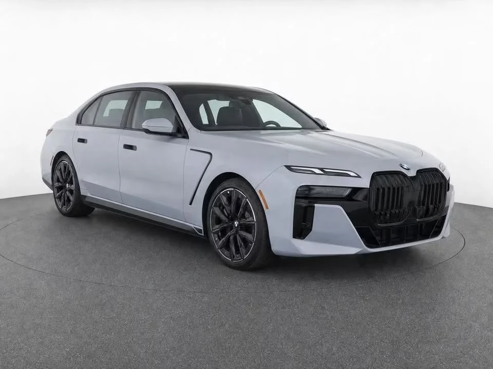 2023 BMW G70 7 Series - Image 3 of 17