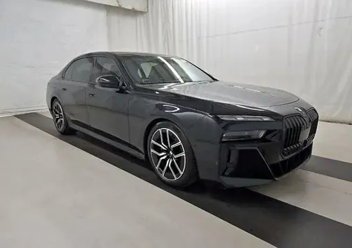 2023 BMW 760i xDrive