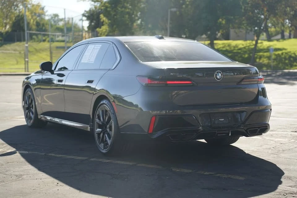 2023 BMW G70 7 Series - Image 7 of 17