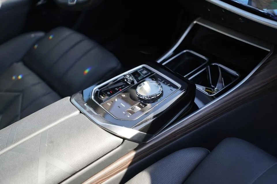 2023 BMW G70 7 Series - Image 11 of 17