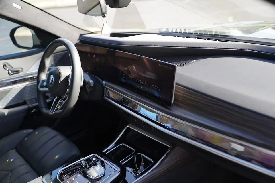 2023 BMW G70 7 Series - Image 13 of 17