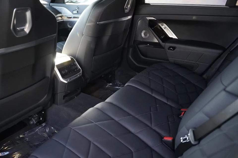 2023 BMW G70 7 Series - Image 15 of 17