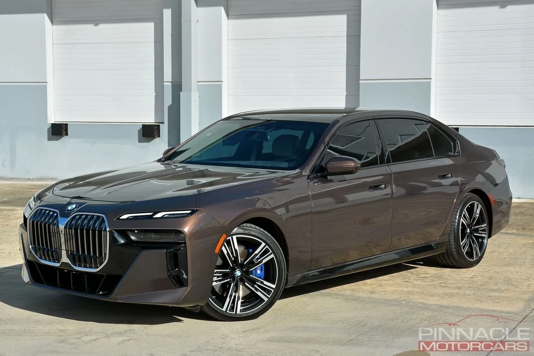 2023 BMW G70 7 Series - Image 2 of 21