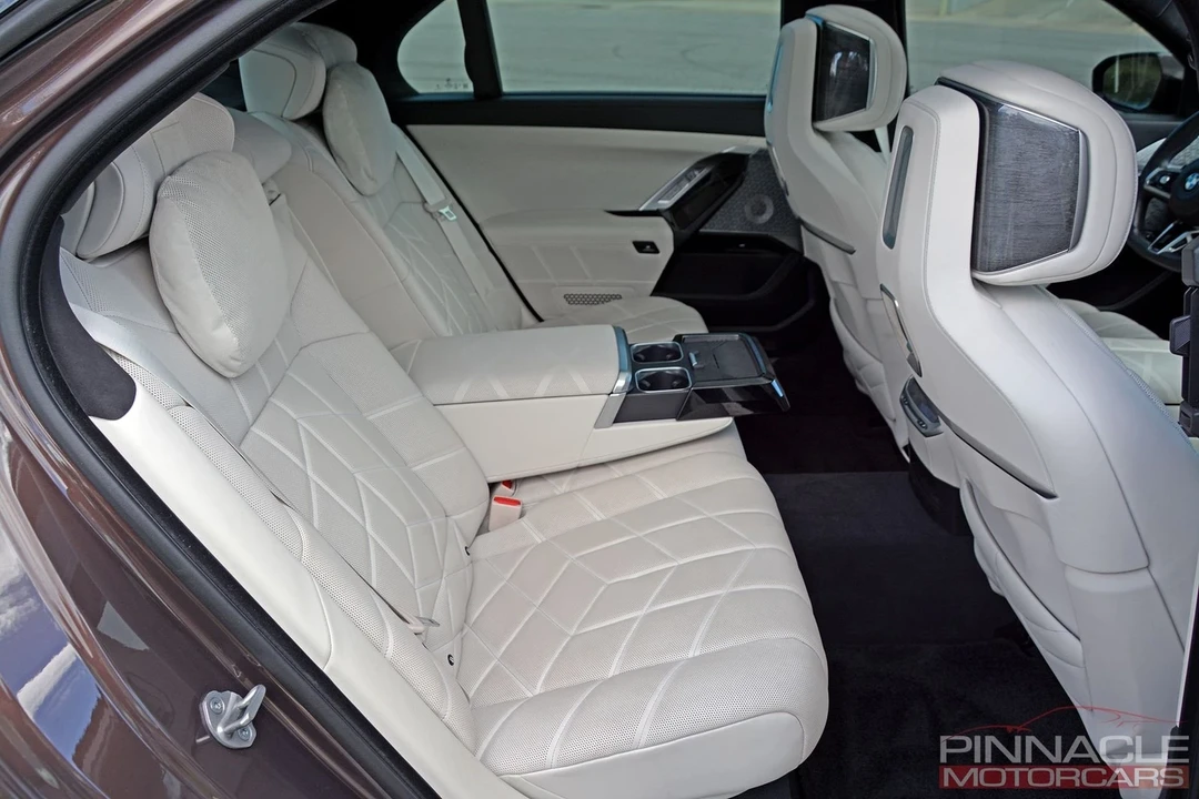 2023 BMW G70 7 Series - Image 19 of 21