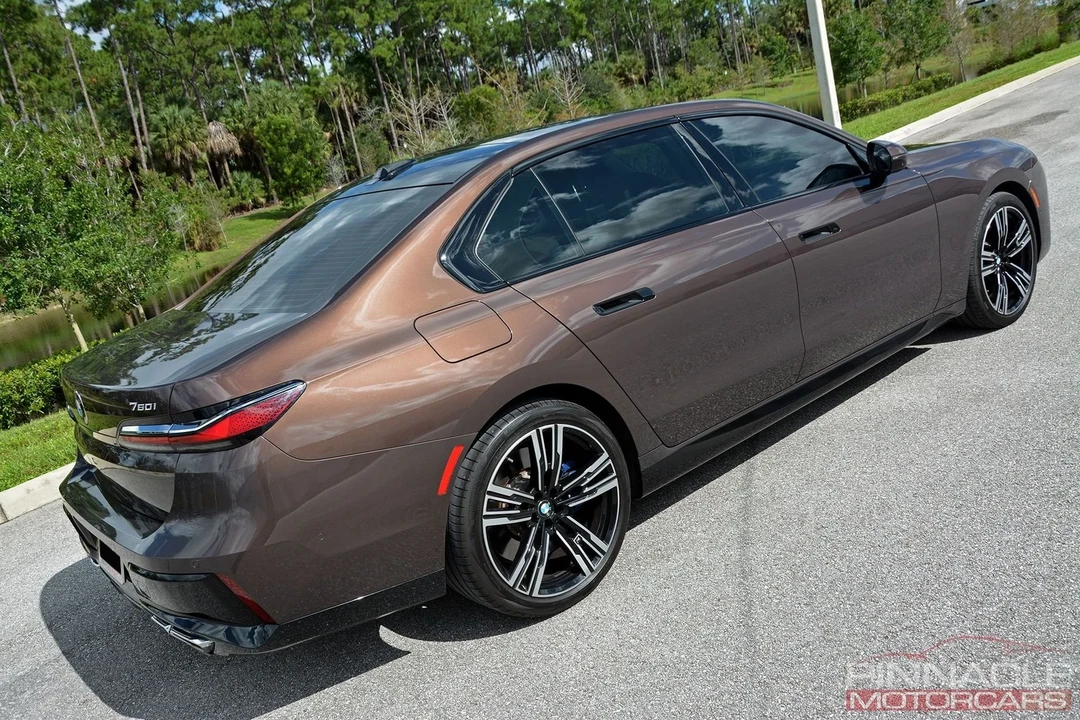 2023 BMW G70 7 Series - Image 7 of 21