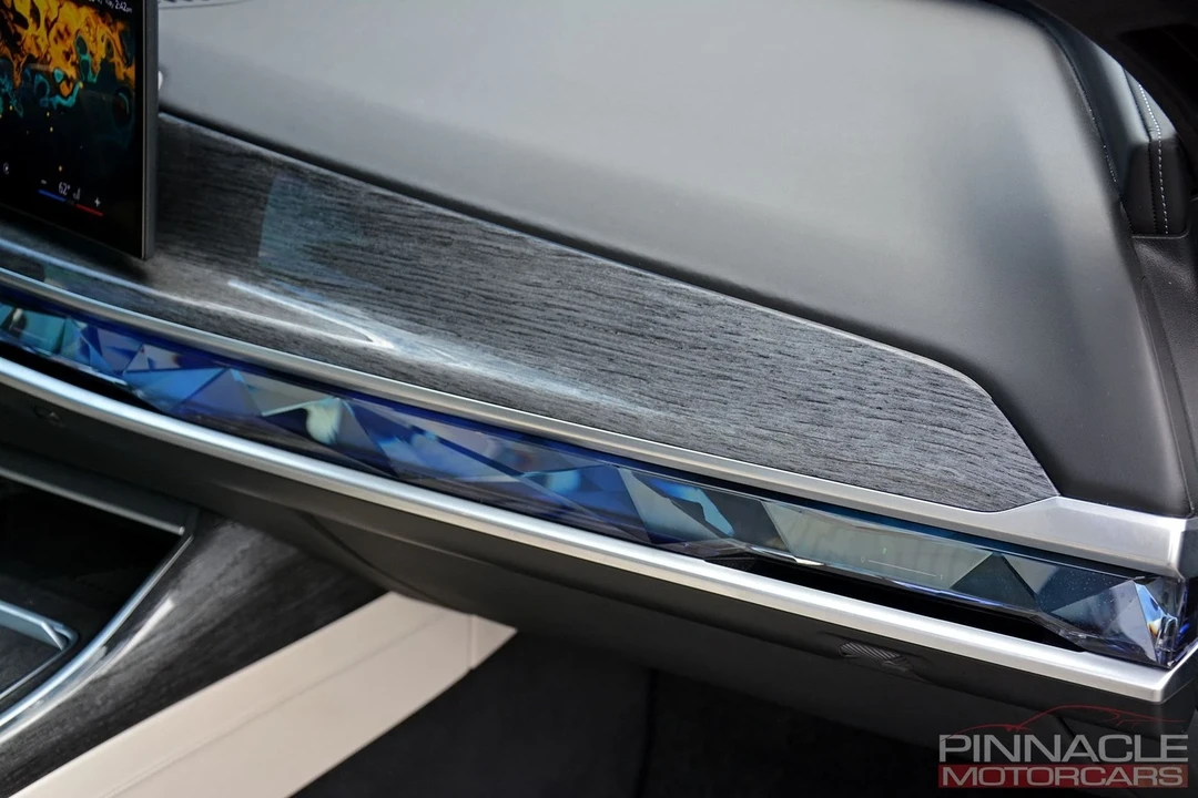 2023 BMW G70 7 Series - Image 16 of 21