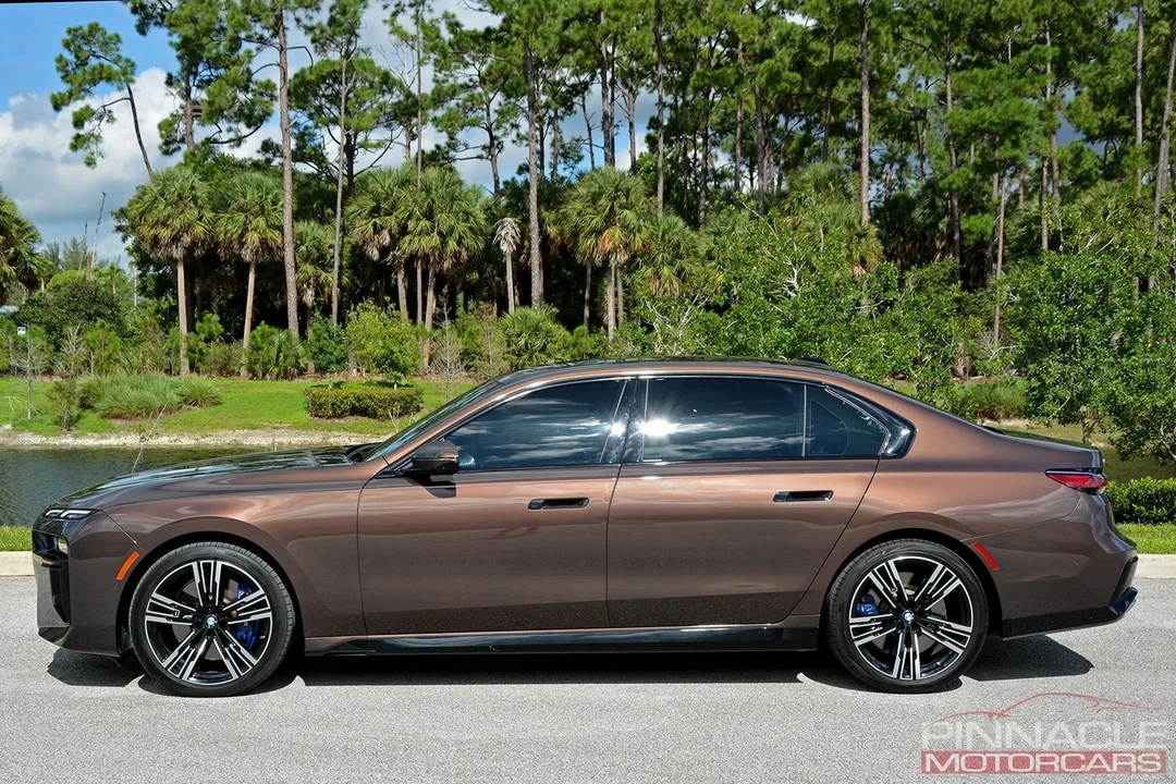2023 BMW G70 7 Series - Image 6 of 21