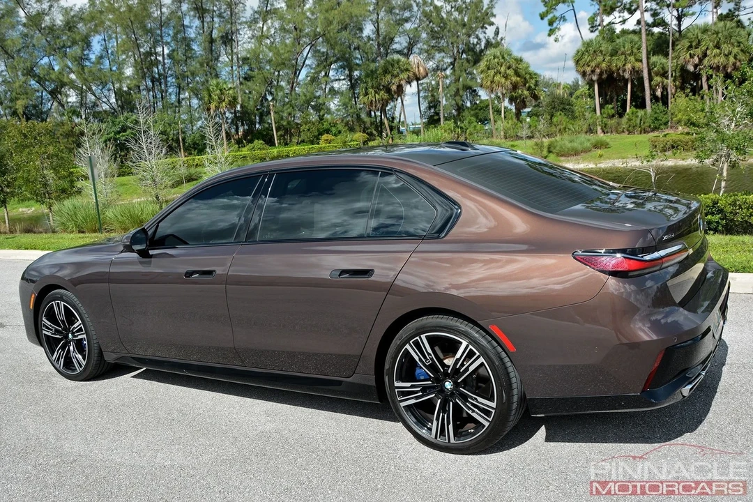 2023 BMW G70 7 Series - Image 8 of 21