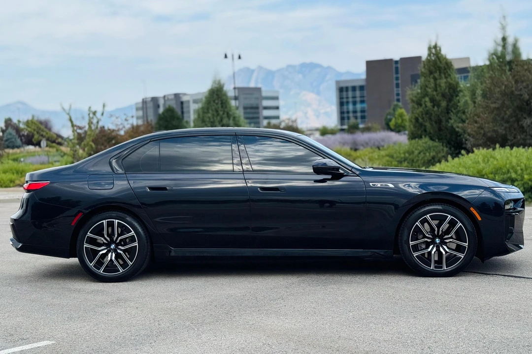 2023 BMW G70 7 Series - Image 3 of 31