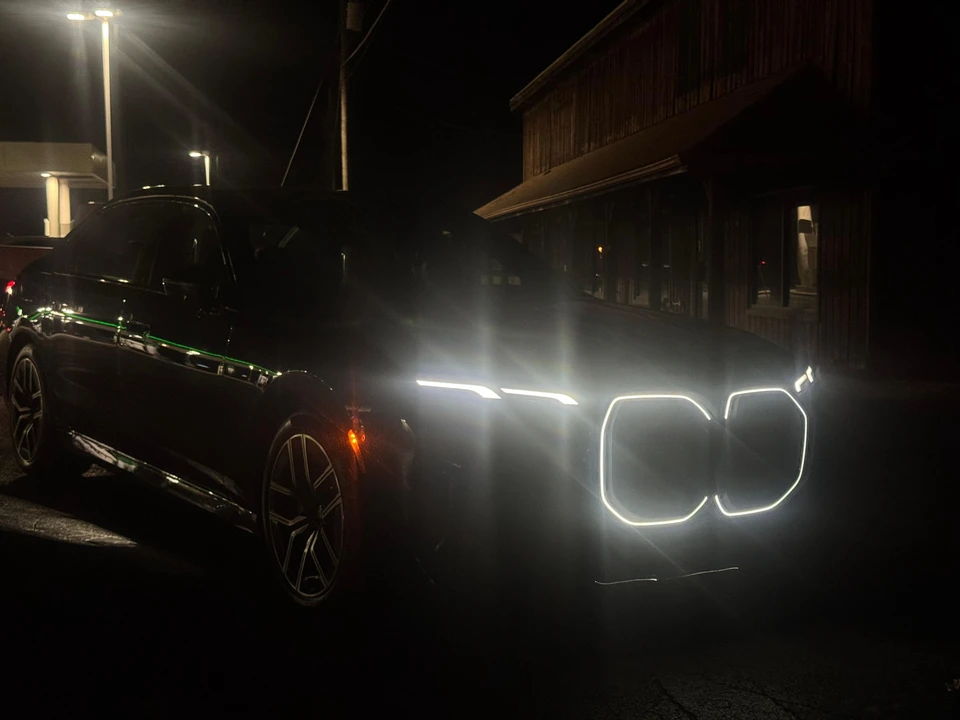 2023 BMW G70 7 Series - Image 29 of 31