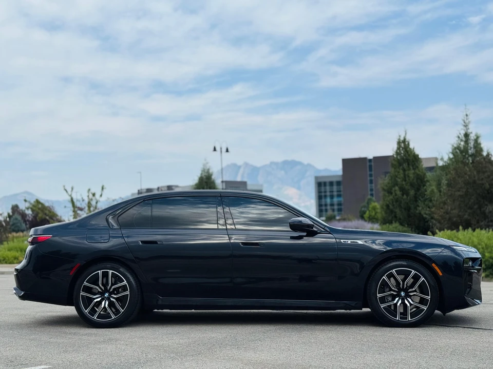 2023 BMW G70 7 Series - Image 17 of 31