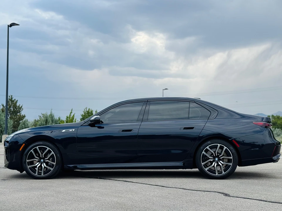 2023 BMW G70 7 Series - Image 10 of 31