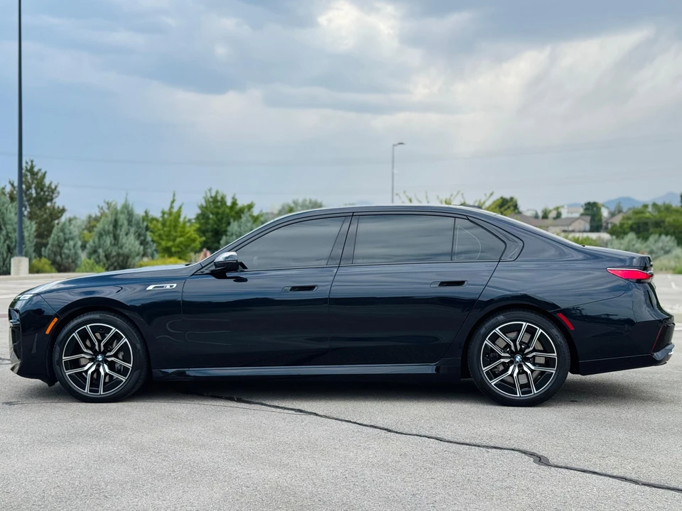2023 BMW G70 7 Series - Image 11 of 31
