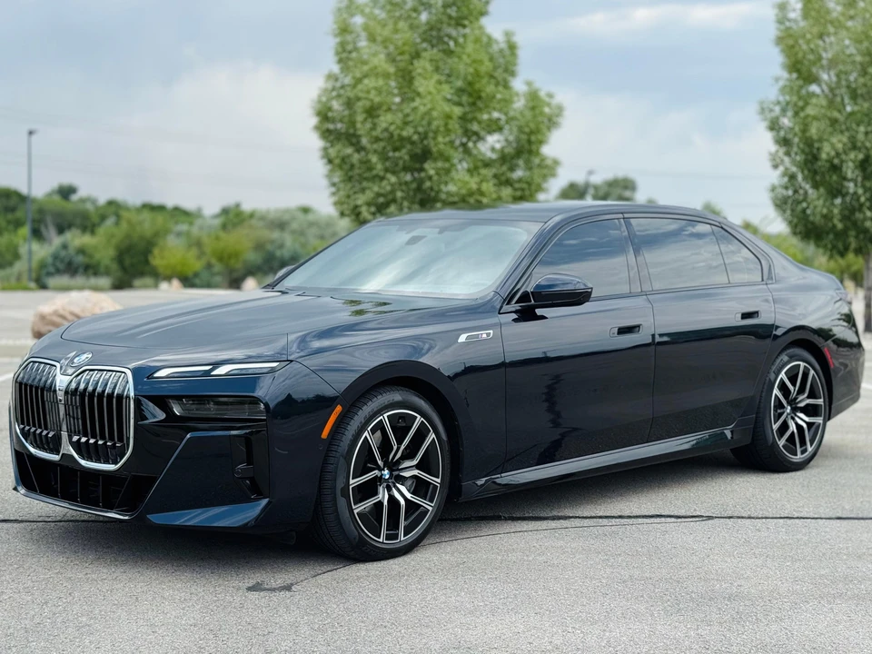2023 BMW G70 7 Series - Image 9 of 31