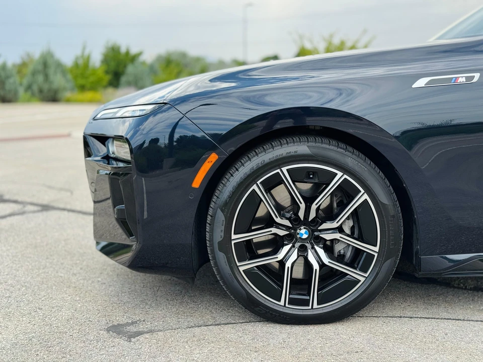 2023 BMW G70 7 Series - Image 31 of 31