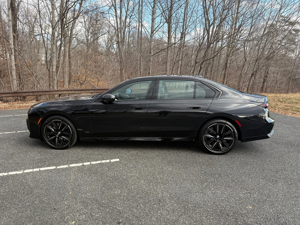 2023 BMW G70 7 Series - Image 13 of 31