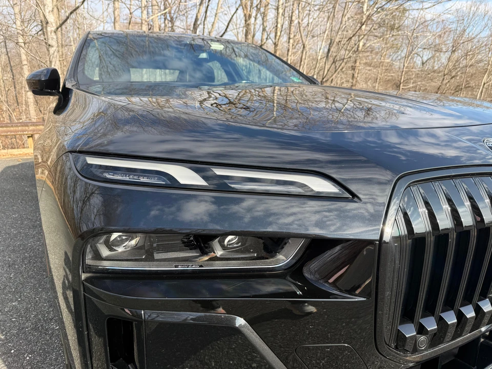 2023 BMW G70 7 Series - Image 25 of 31