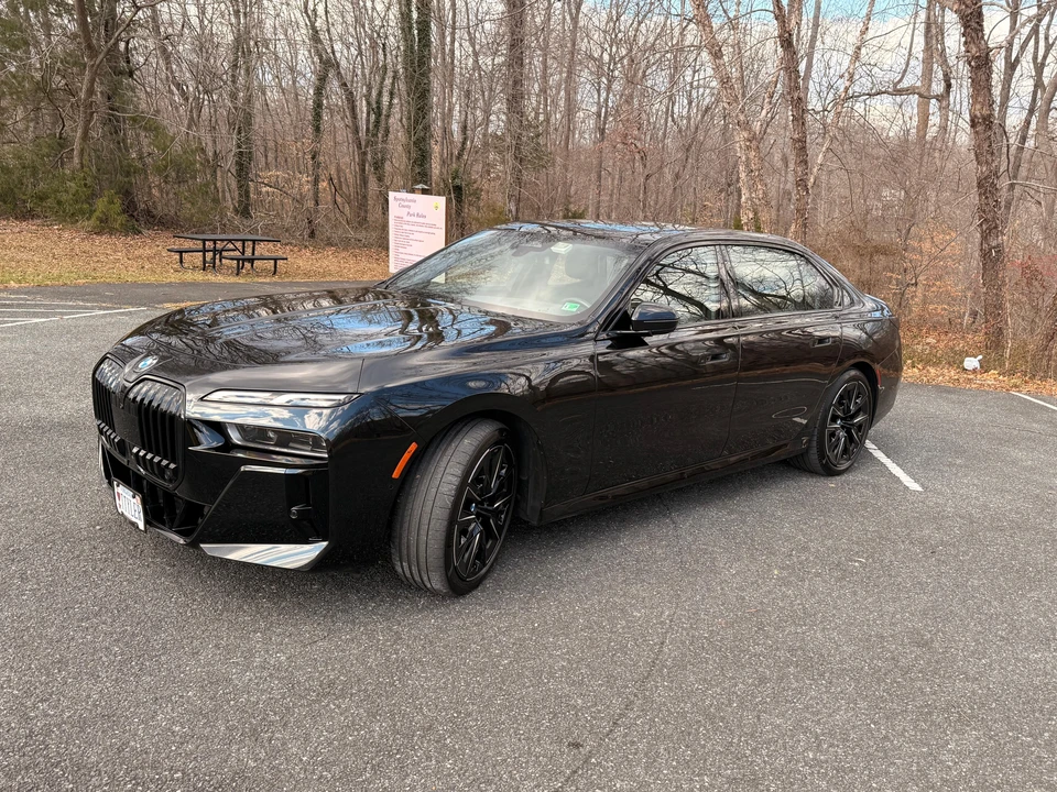 2023 BMW G70 7 Series - Image 9 of 31