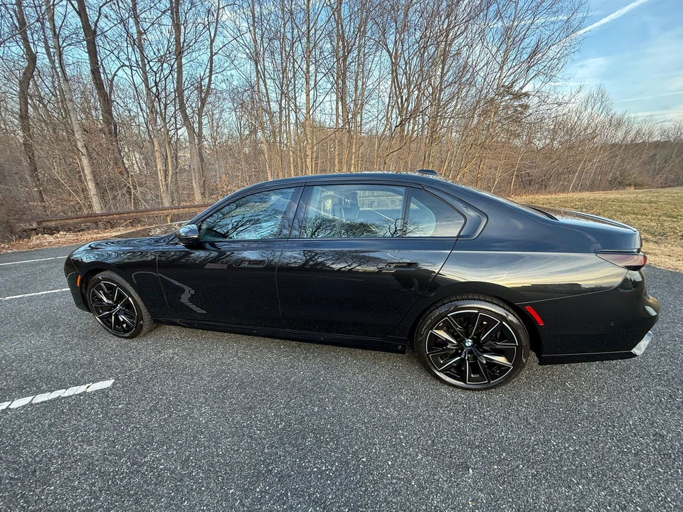 2023 BMW G70 7 Series - Image 14 of 31
