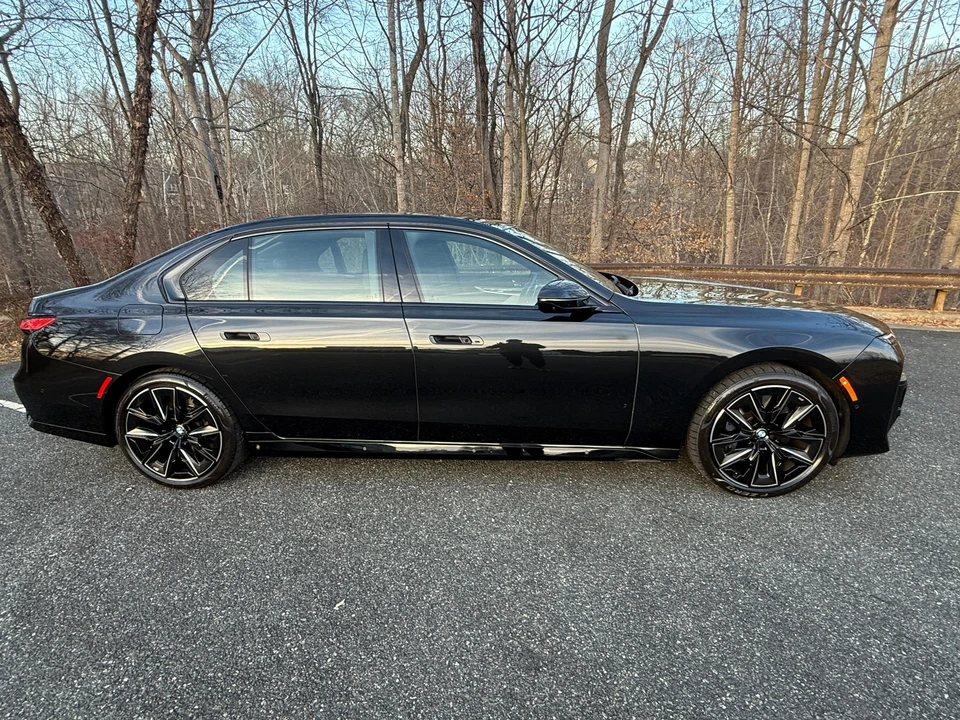 2023 BMW G70 7 Series - Image 18 of 31