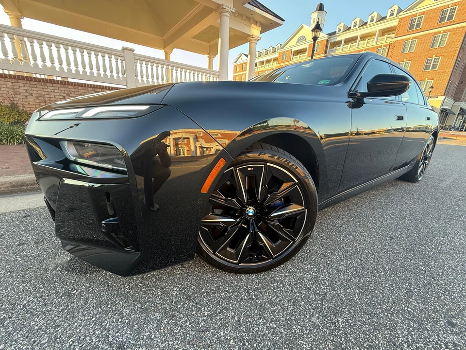 2023 BMW G70 7 Series - Image 10 of 31