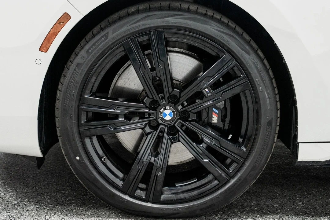 2023 BMW G70 7 Series - Image 9 of 21