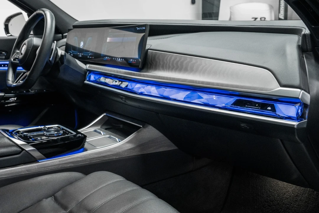 2023 BMW G70 7 Series - Image 13 of 21