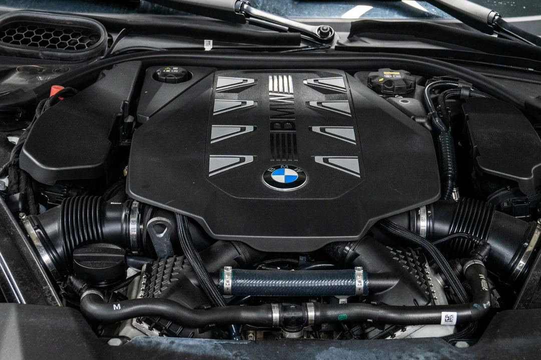 2023 BMW G70 7 Series - Image 11 of 21