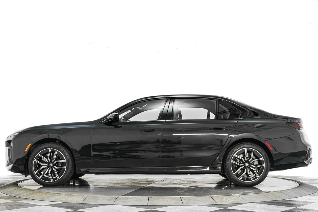 2023 BMW G70 7 Series - Image 6 of 12