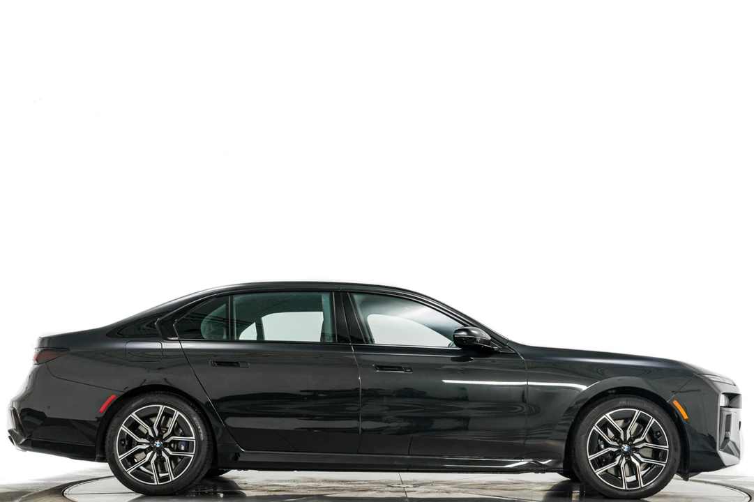 2023 BMW G70 7 Series - Image 2 of 12