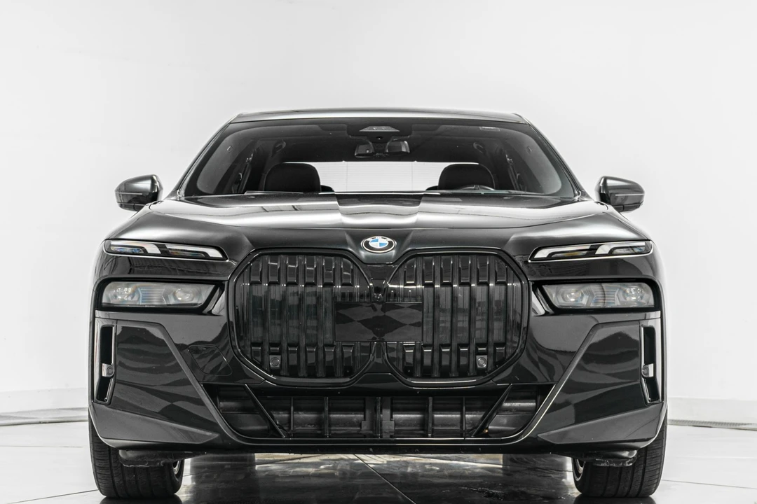 2023 BMW G70 7 Series - Image 4 of 12