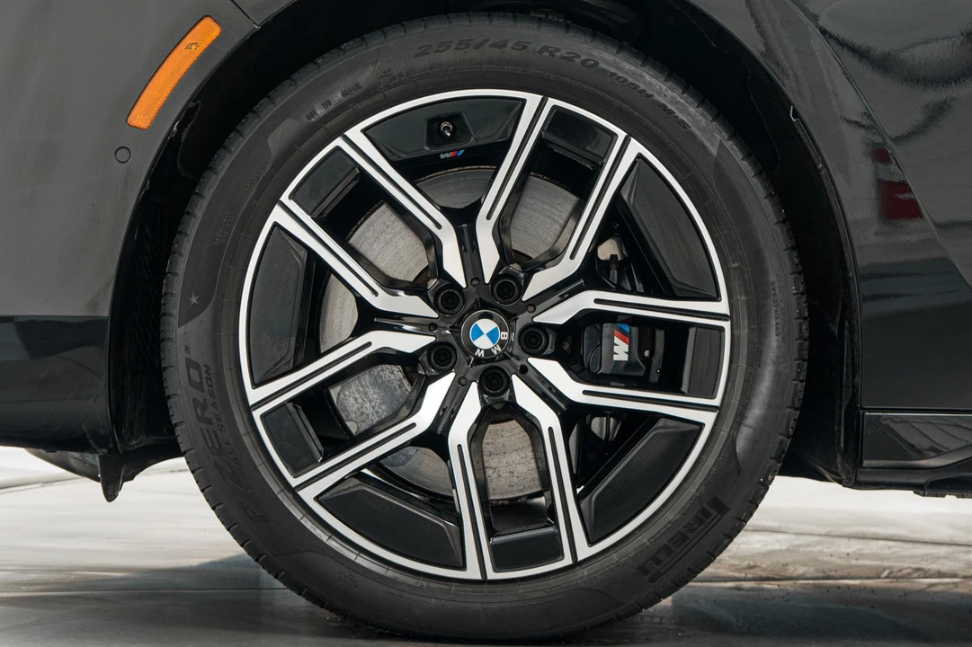 2023 BMW G70 7 Series - Image 10 of 12