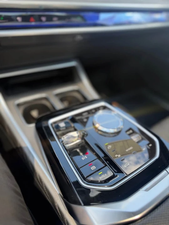2023 BMW G70 7 Series - Image 15 of 17