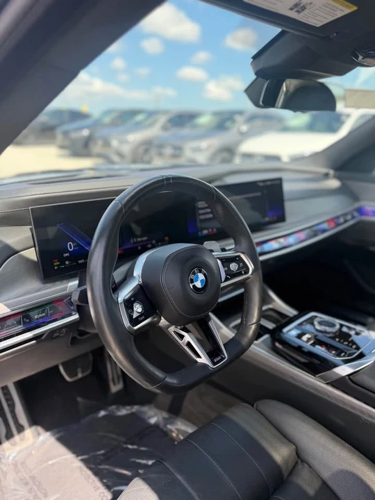 2023 BMW G70 7 Series - Image 6 of 17