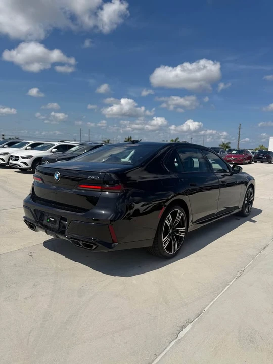 2023 BMW G70 7 Series - Image 4 of 17