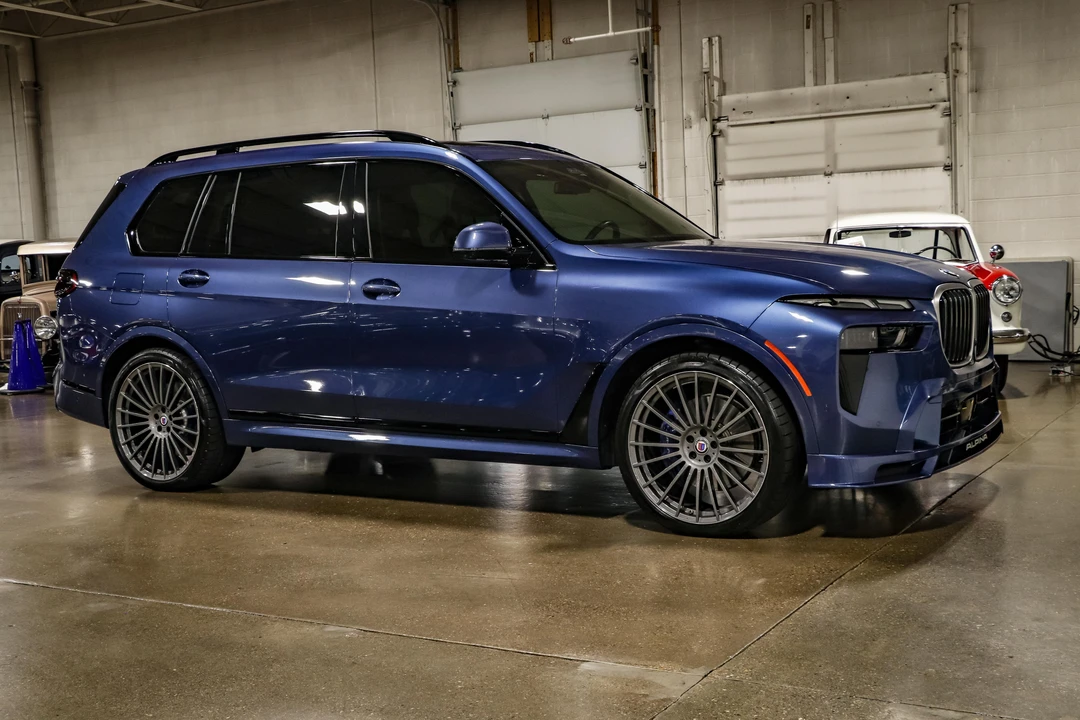 2023 BMW Alpina XB7 - Image 26 of 31