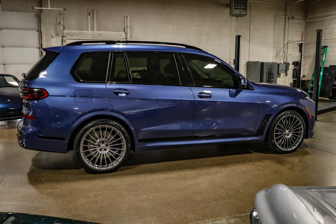 2023 BMW Alpina XB7 - Image 25 of 31