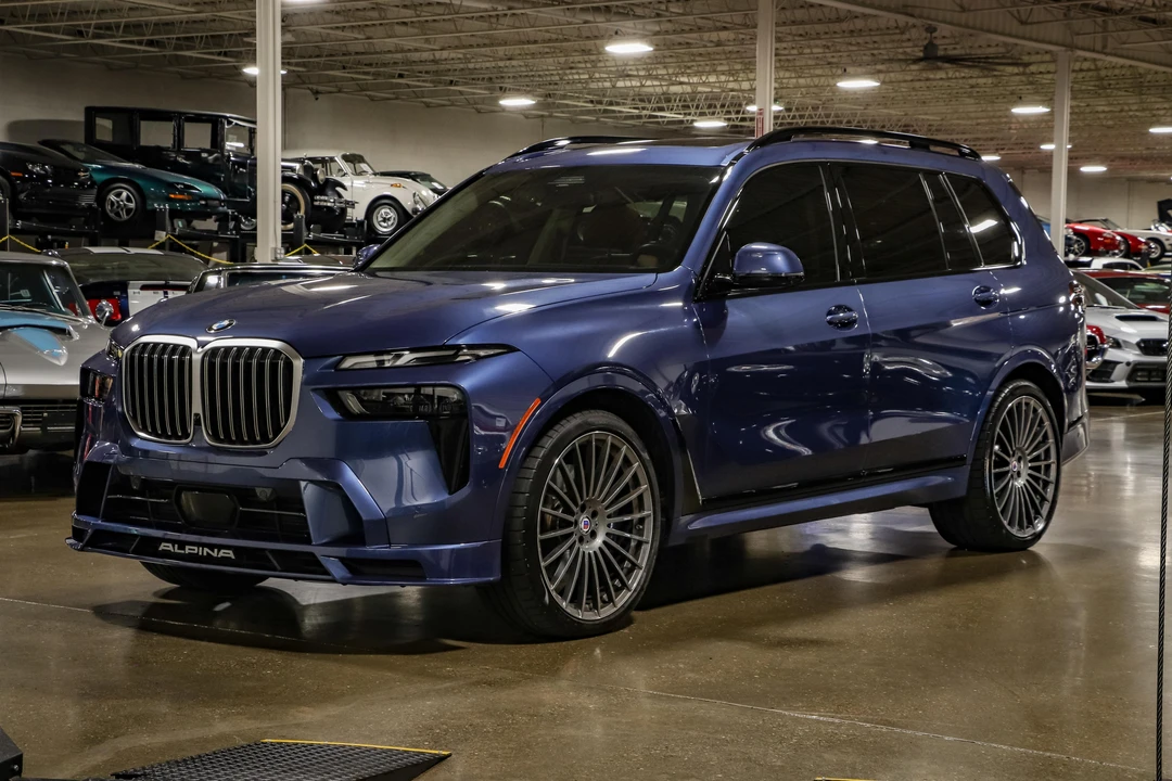 2023 BMW Alpina XB7 - Image 13 of 31