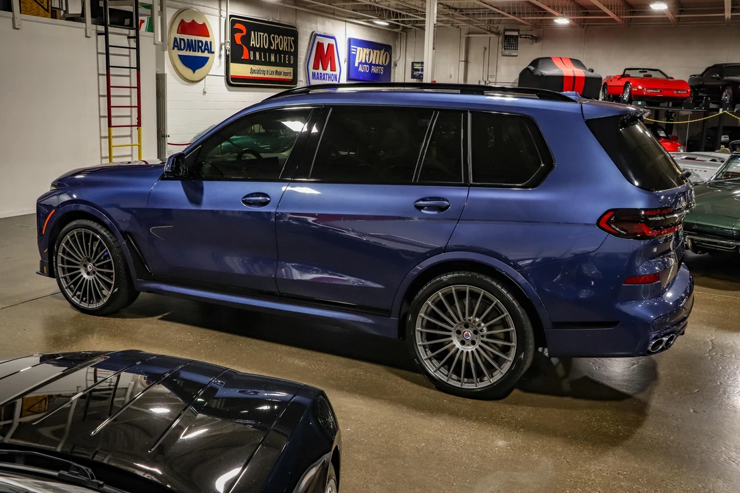 2023 BMW Alpina XB7 - Image 4 of 31