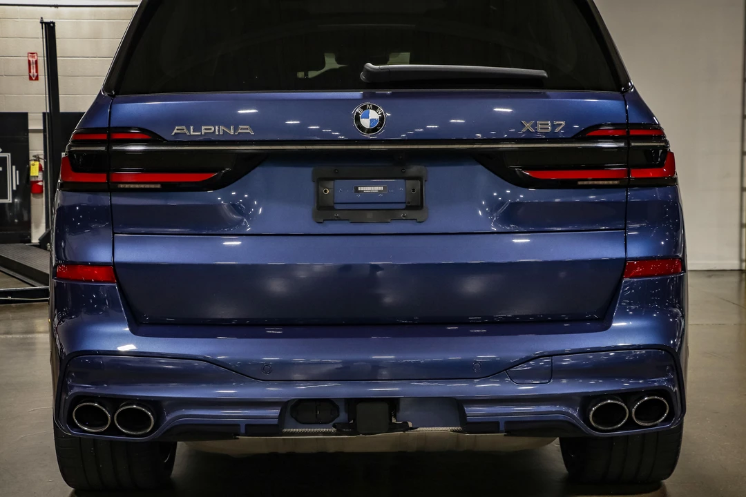 2023 BMW Alpina XB7 - Image 19 of 31