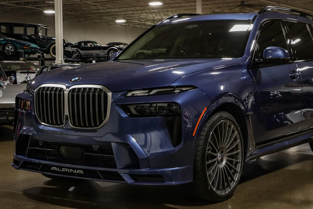 2023 BMW Alpina XB7 - Image 9 of 31
