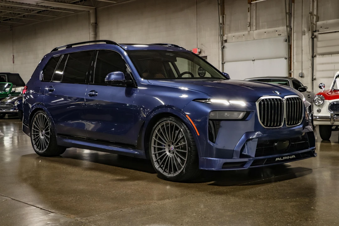 2023 BMW Alpina XB7 - Image 28 of 31